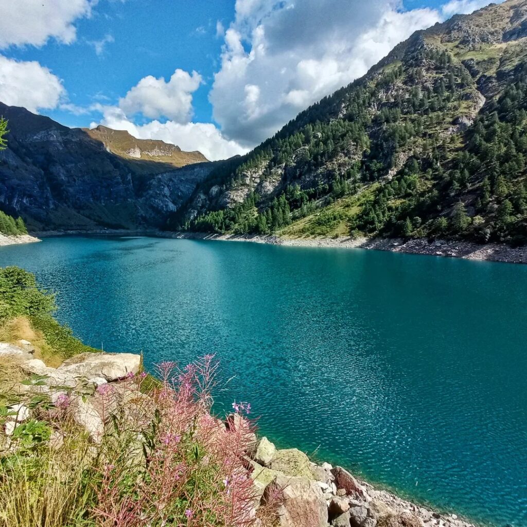 Baite, laghi, montagne: la Valle d'Aosta raccontata sul grande